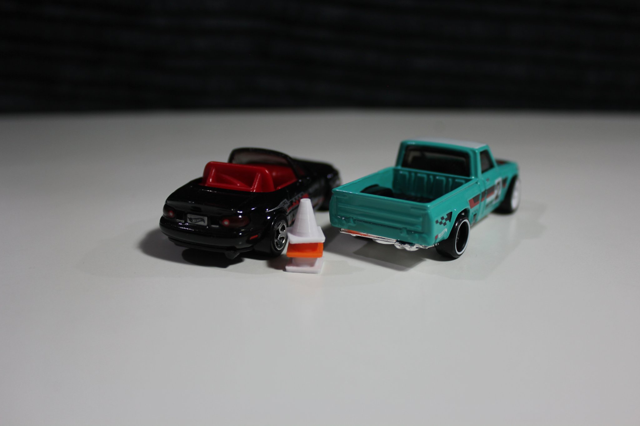 Nón giao thông tỉ lệ 1/64