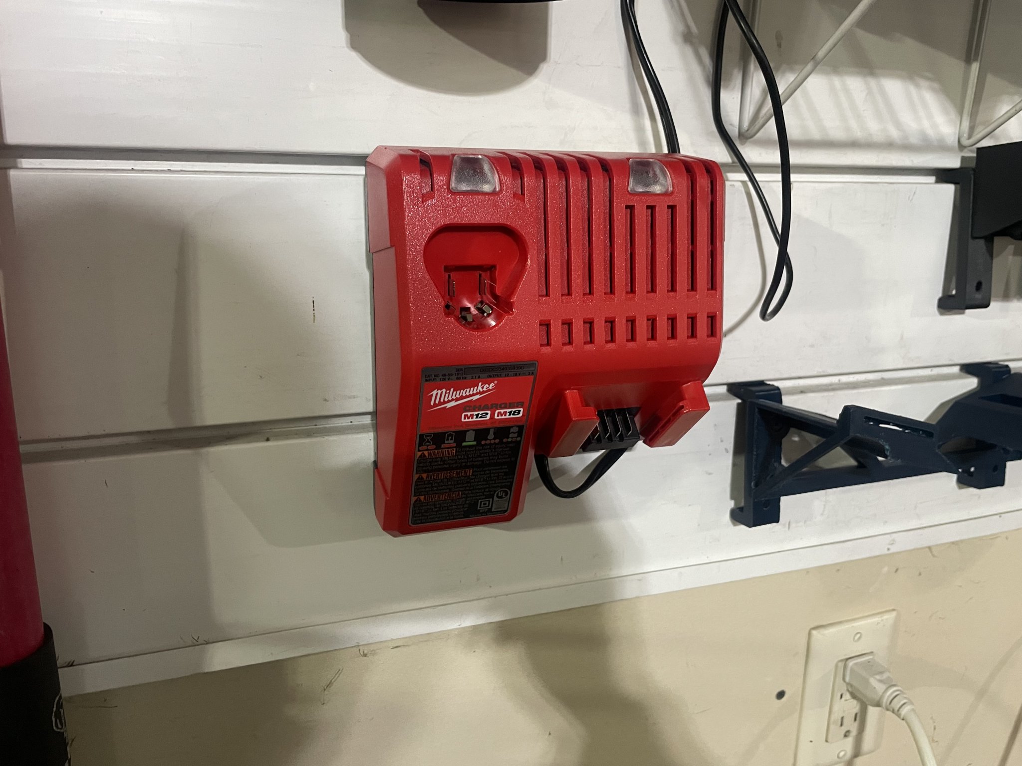 Giá Treo Sạc Combo Milwaukee M18/M12 Cho SlatWall