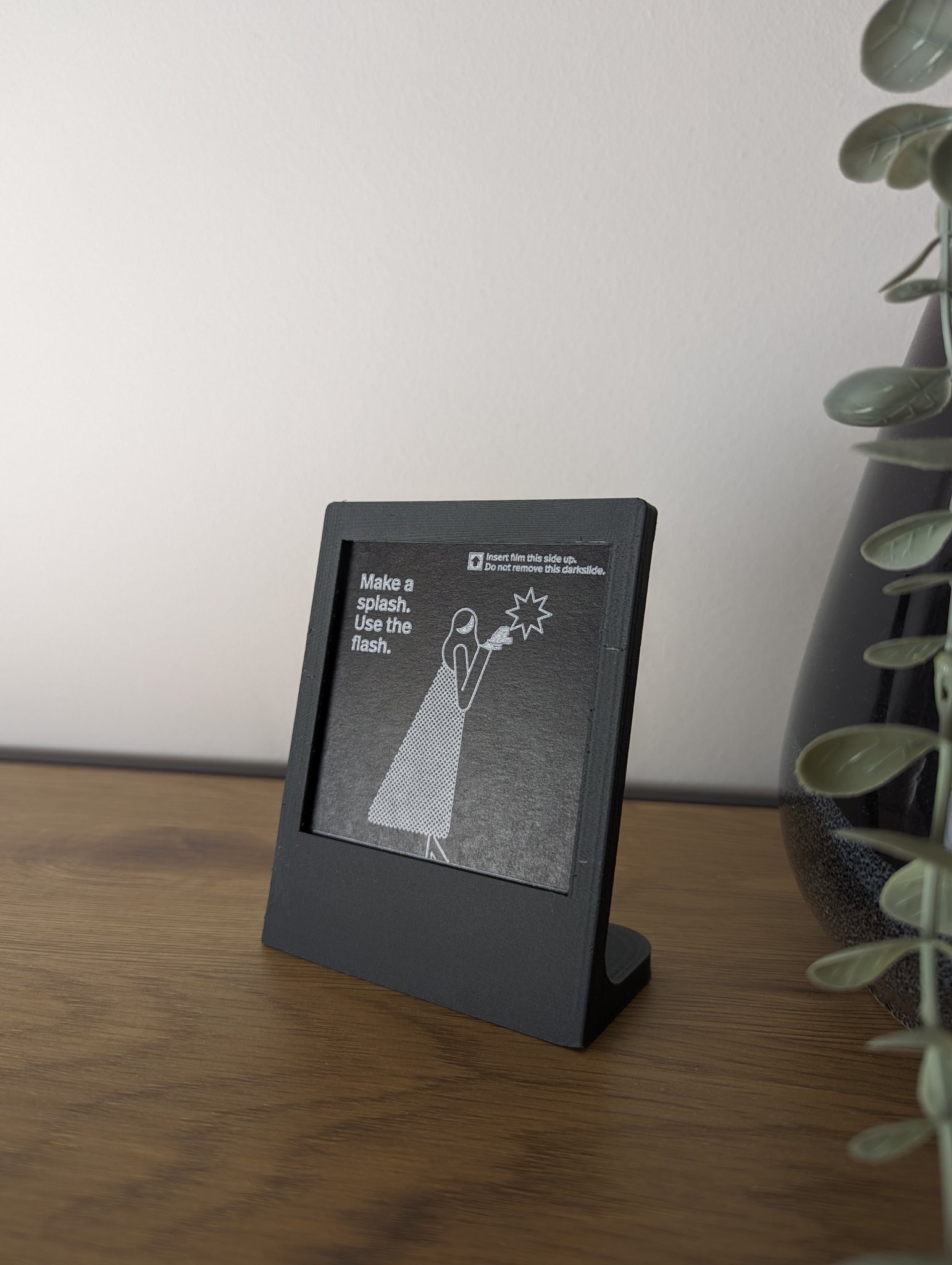 Giá đỡ ảnh Polaroid nhỏ gọn cho phim định dạng 600