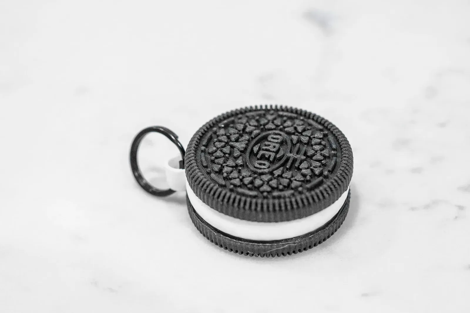 Móc Khóa Airtag Hình Oreo