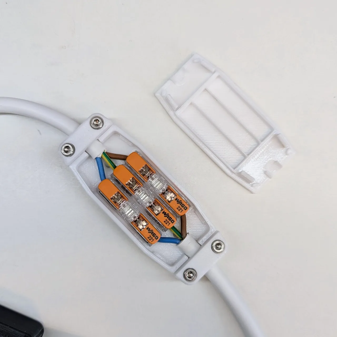 Hộp nối tiếp Wago 221 cho dây mềm 2, 3, 5 lõi có lỗ vít