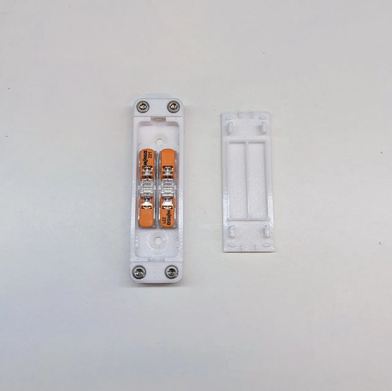 Hộp nối tiếp Wago 221 cho dây mềm 2, 3, 5 lõi có lỗ vít