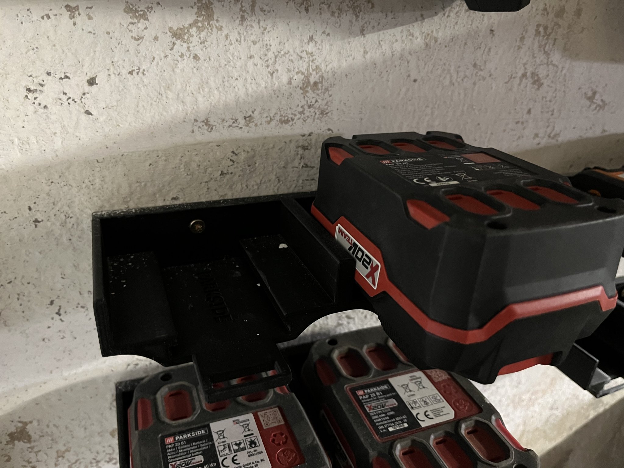 Giá đỡ đôi gắn tường cho pin Parkside