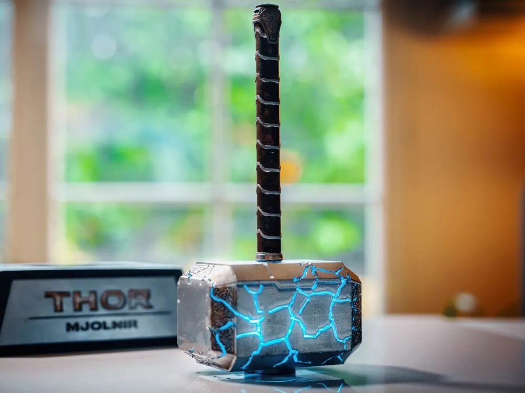 Mjolnir Phát Sáng Chạy Bằng Pin