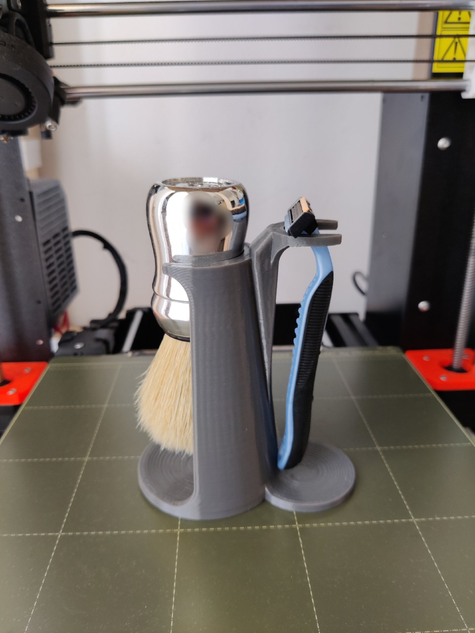 Giá đỡ bàn chải cạo râu tiện lợi cho phòng tắm