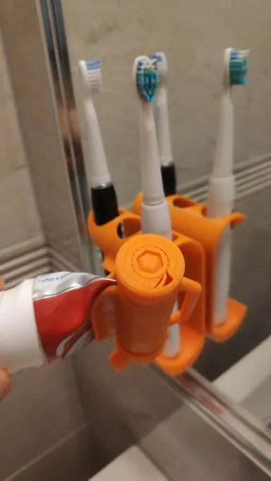 Dụng Cụ Nặn Kem Đánh Răng và Giá Đỡ Bàn Chải