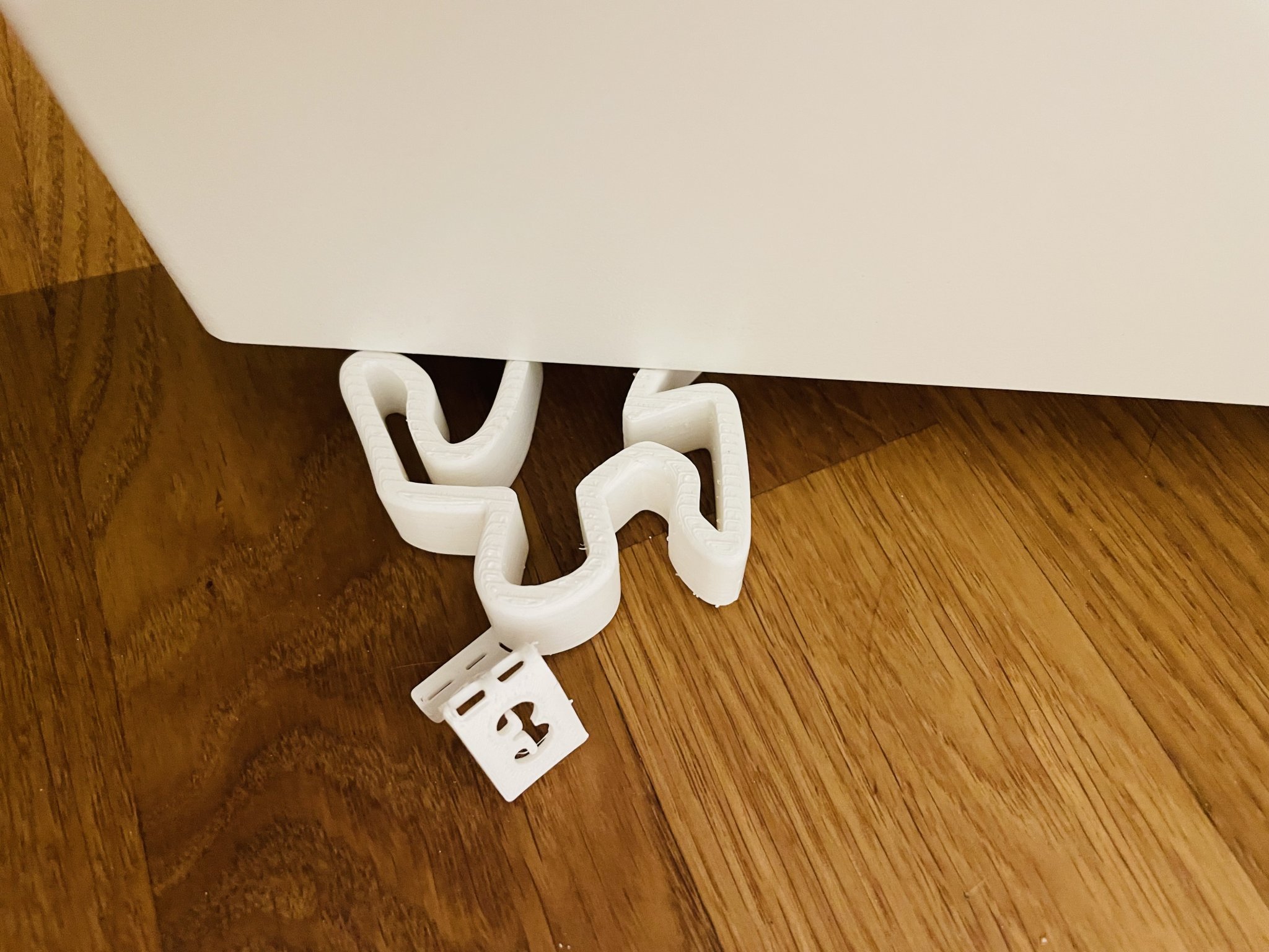 Cái chặn cửa hình xác chết độc đáo