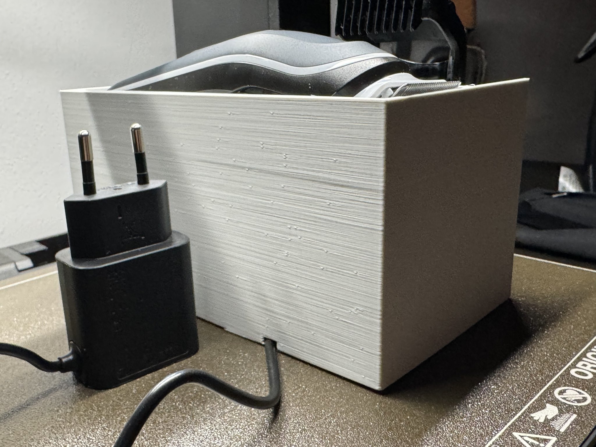 Hộp lưu trữ và sạc cho máy cạo lông BodyGroomer Series 5