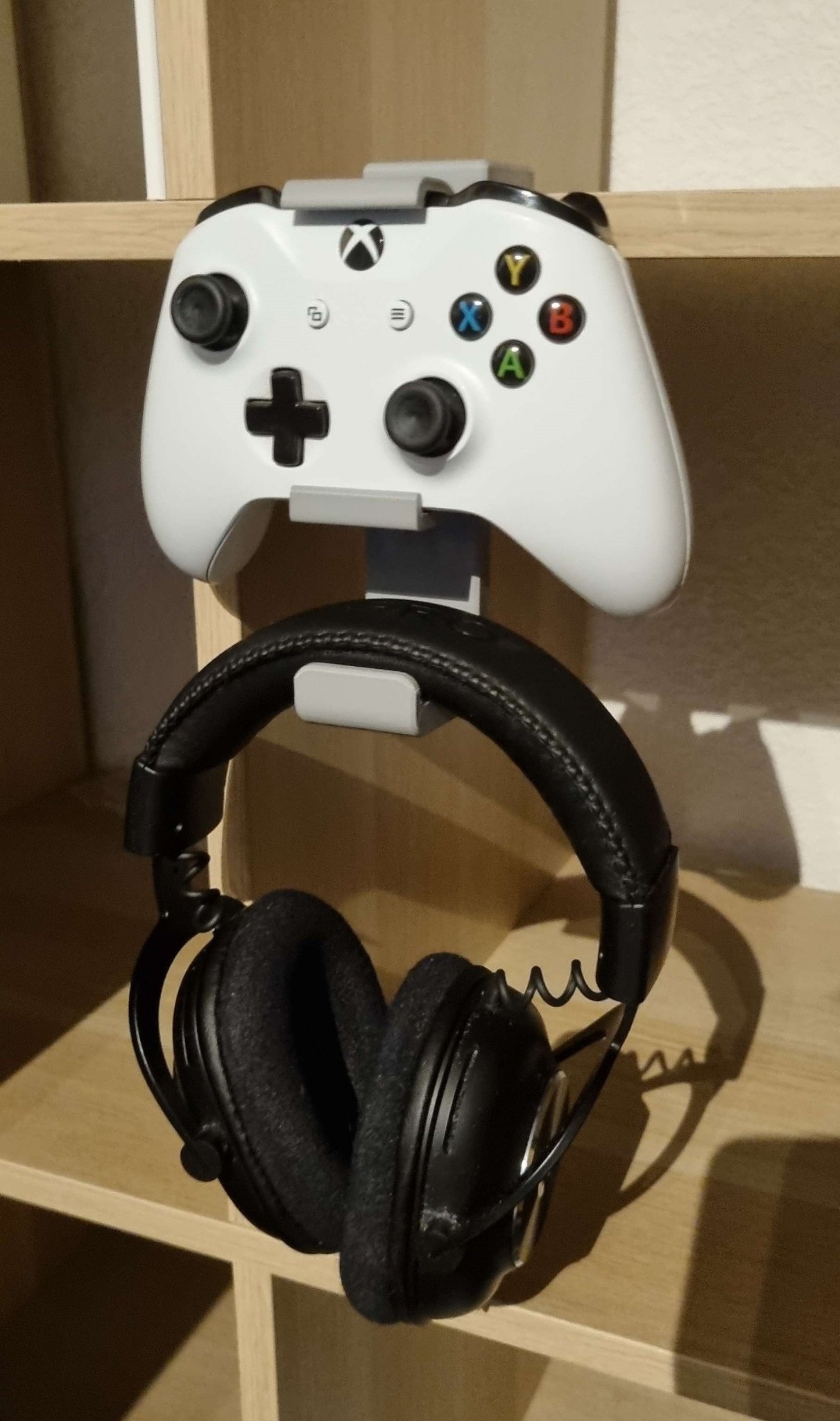 Giá đỡ tai nghe/controller cho Xbox và Playstation 5