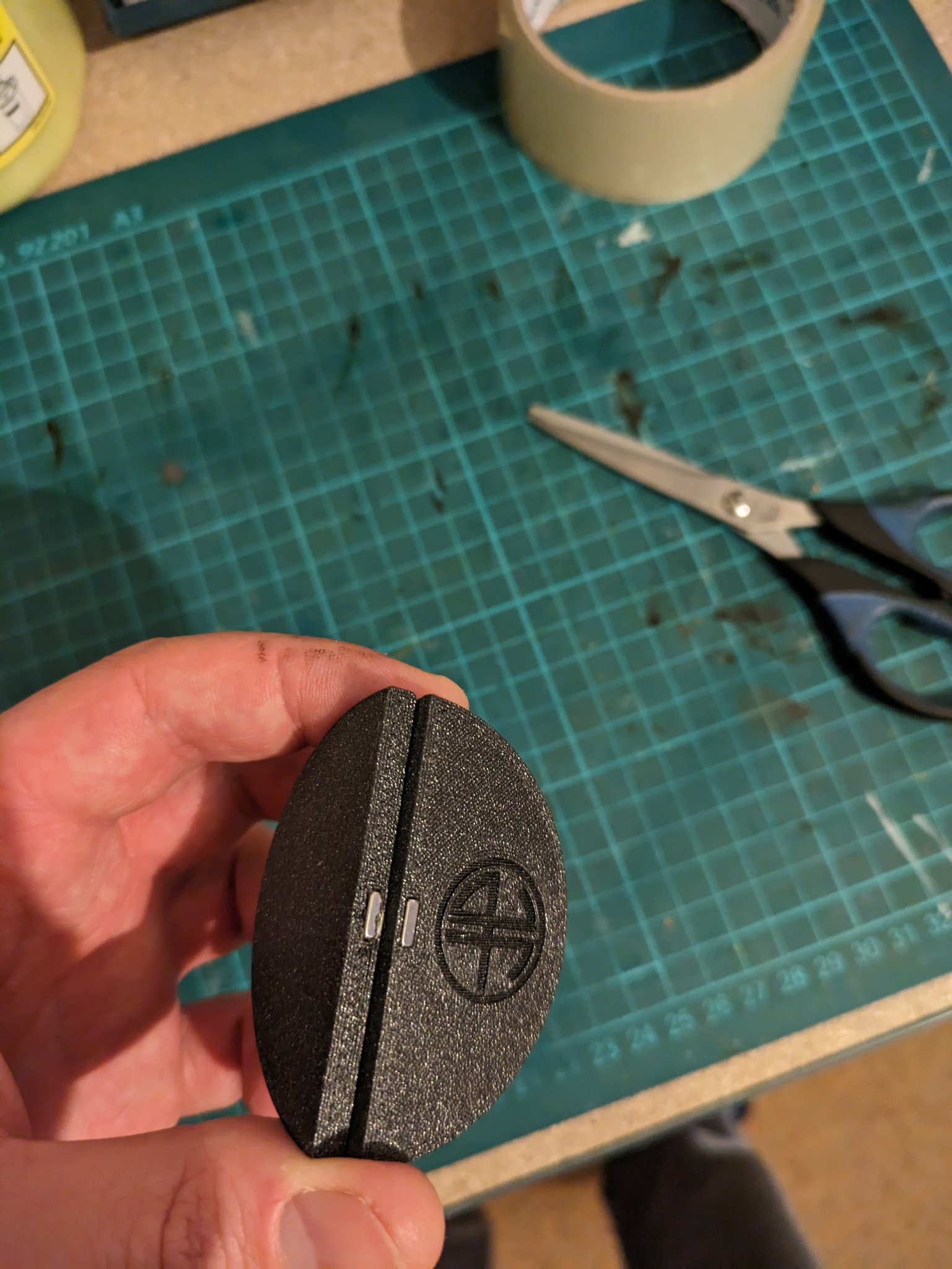 Giá đỡ cửa từ tính 2 mảnh với 2 nam châm