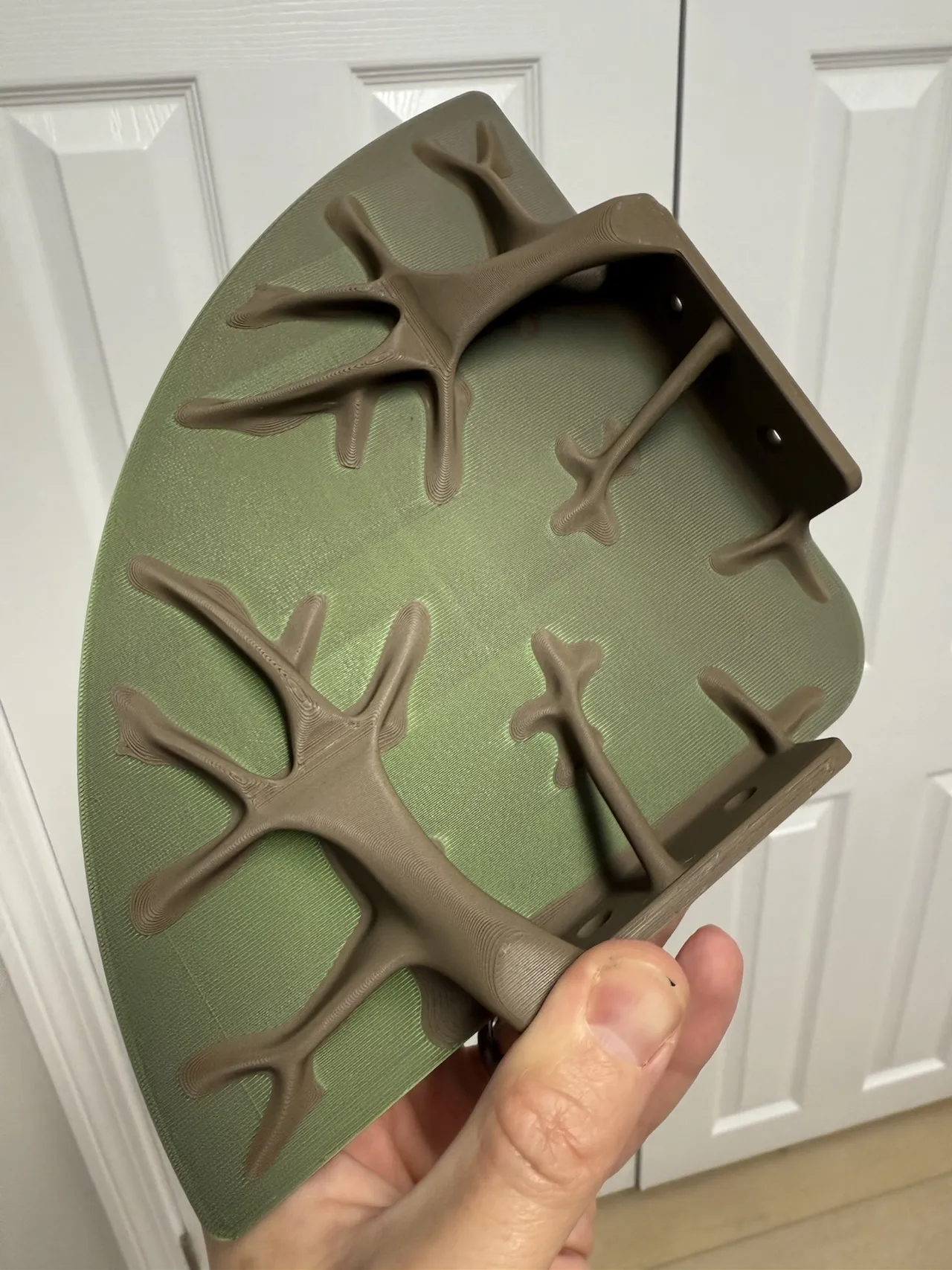 Rooted Shelf: Kệ Góc Vừa Vặn Cho Góc Tường Thực Tế