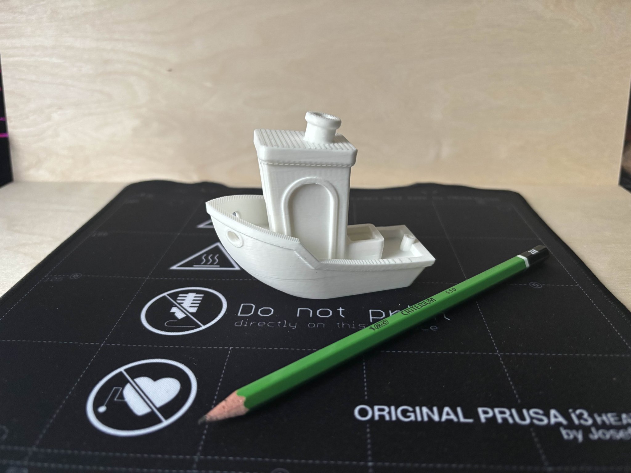 Hộp Bút Chì Benchy – Một Bản Remix Vui Nhộn Và Thực Tế!