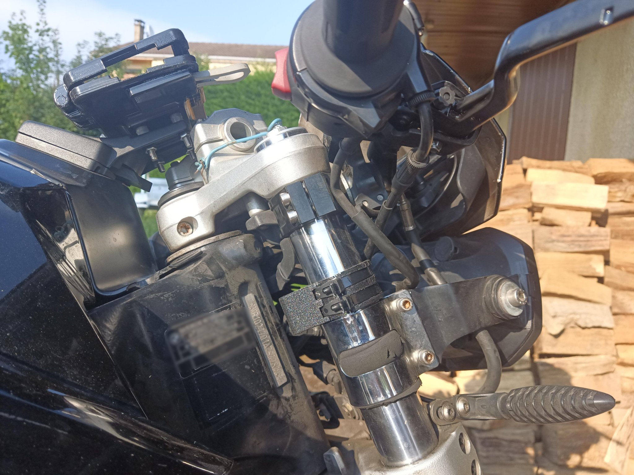 Giá đỡ phuộc cho xe f800r với kẹp 43mm