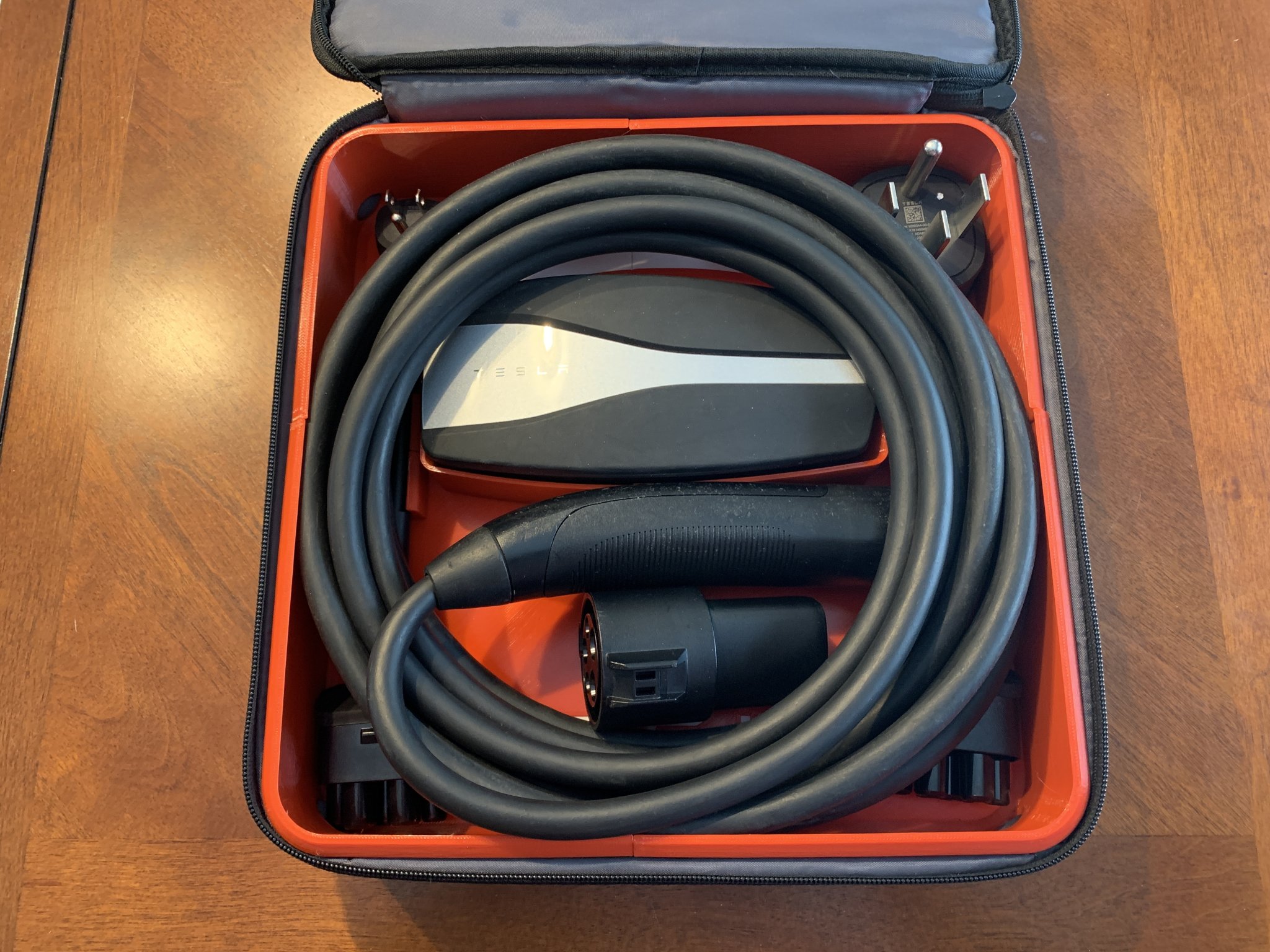 Lót túi cho bộ sạc di động Tesla