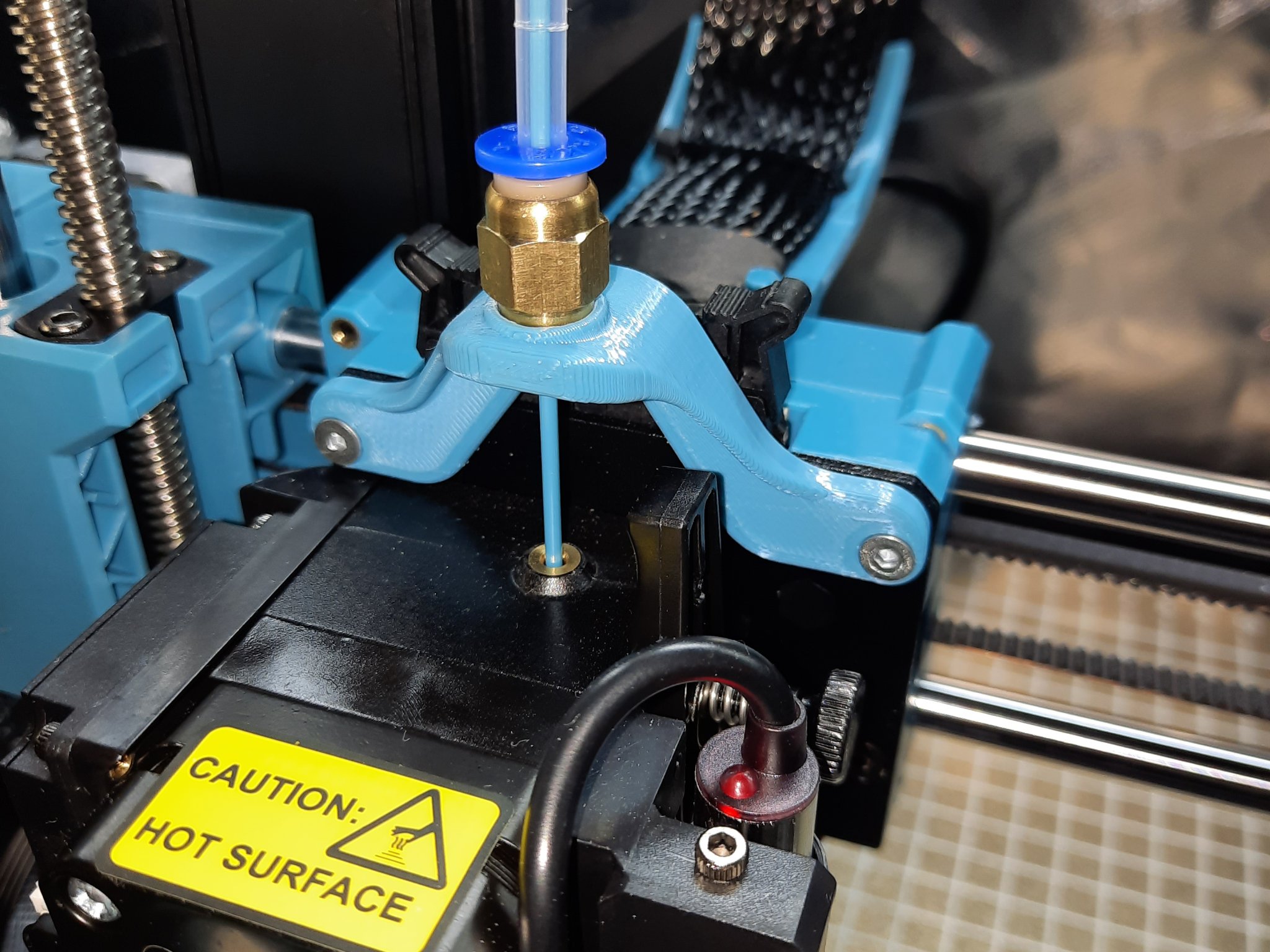 Giá Đỡ Ống Bowden Ngược Sovol SV06 Trên Bộ Đùn