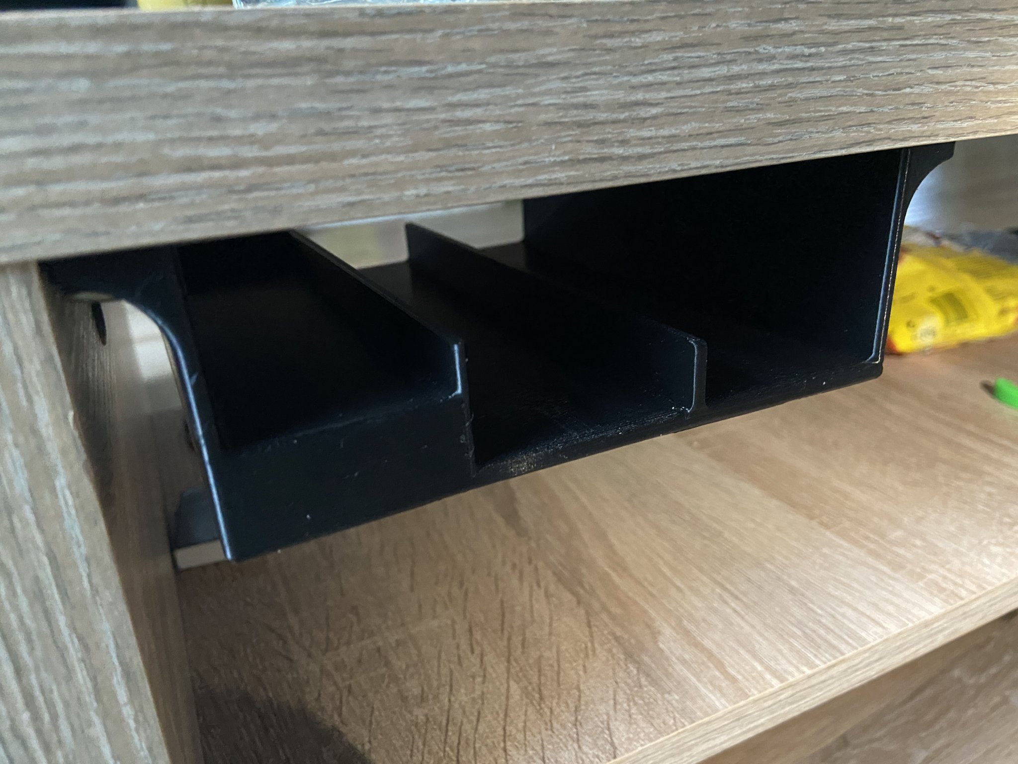 Giá đỡ điều khiển từ xa cho 3 thiết bị