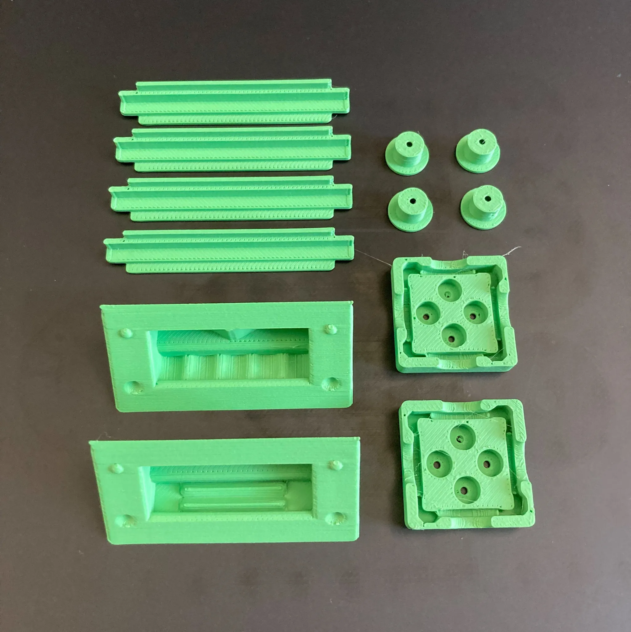 Thang máy ma quái - từ trường thú cưng bị mắc kẹt trong 4 clic...