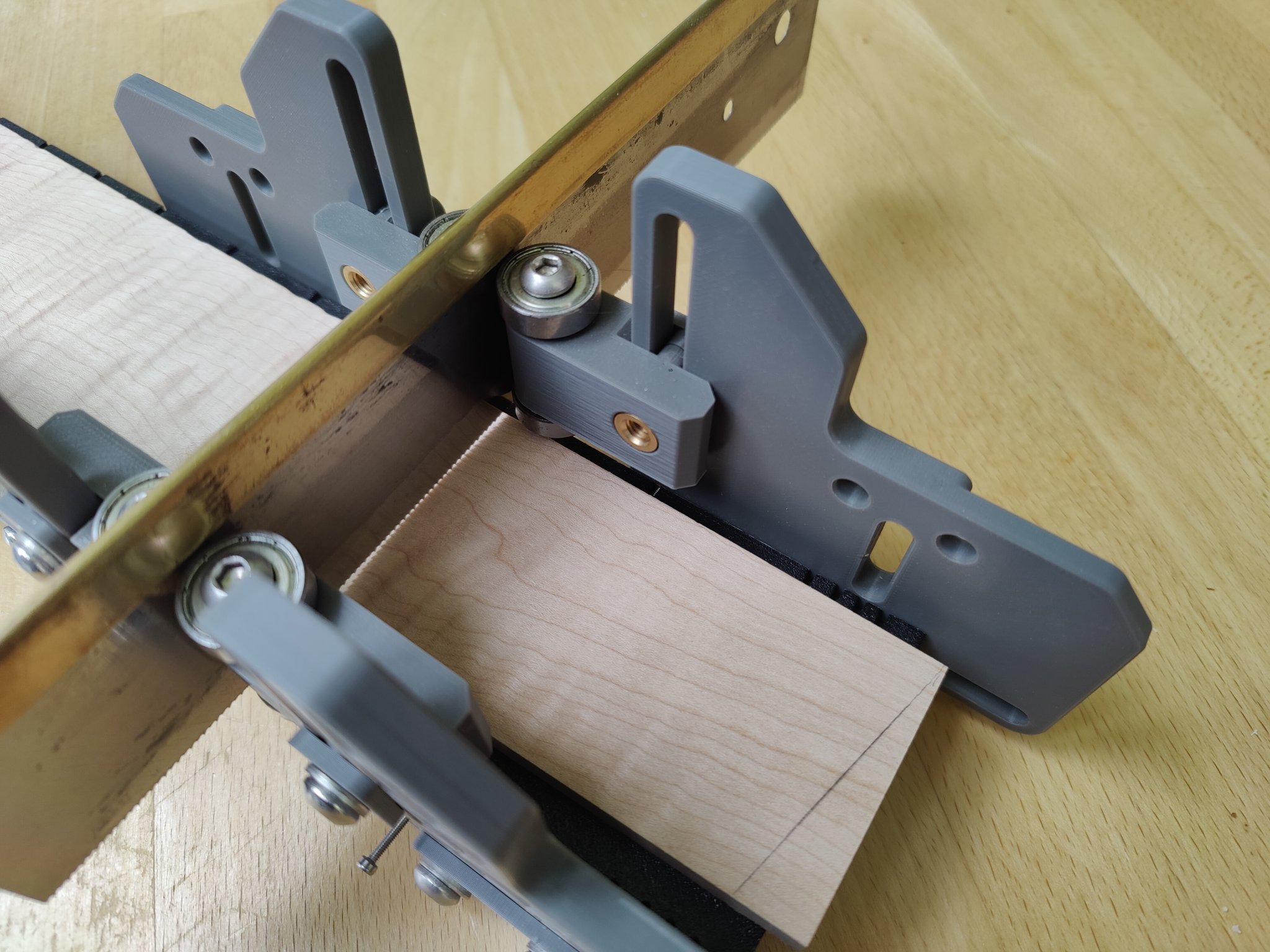 Khuôn Rãnh Cần Đàn 25.0 "