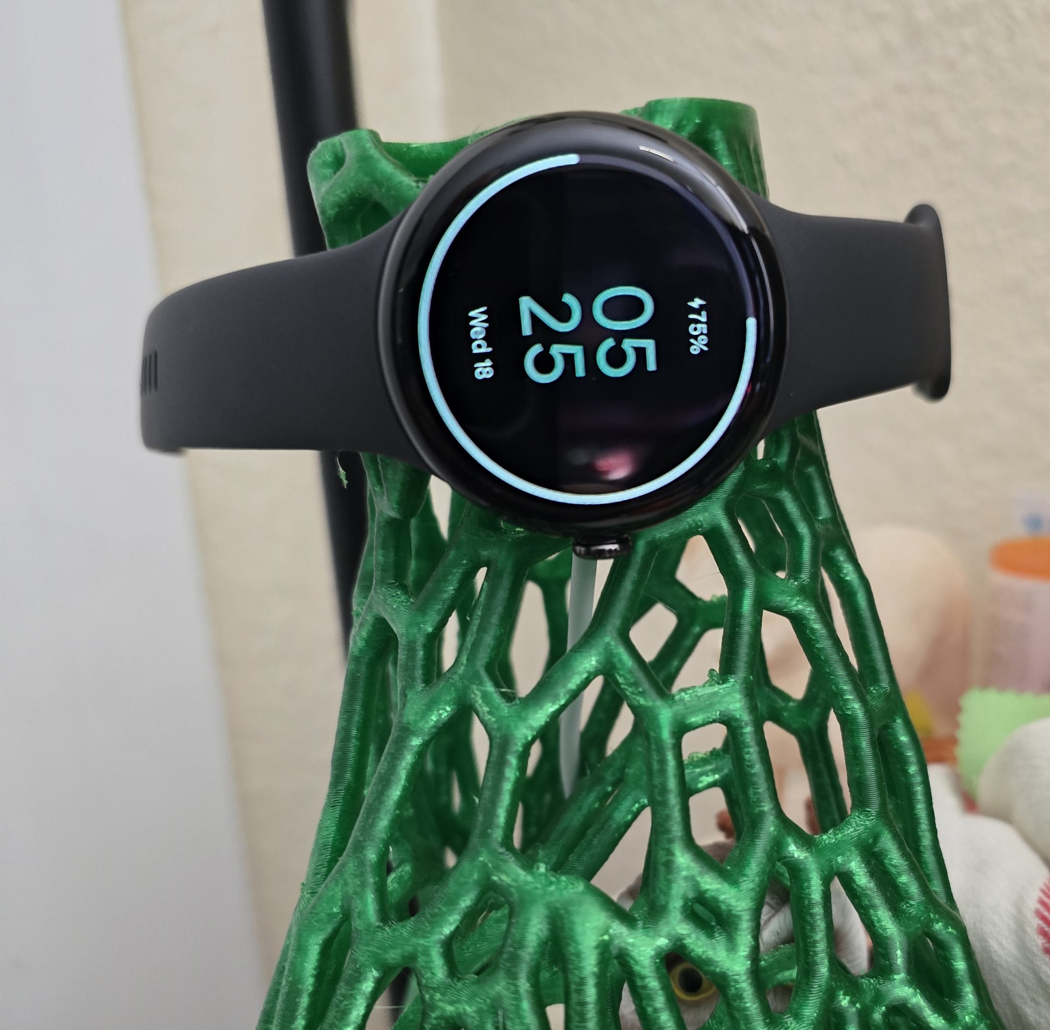 Khuôn Sạc Pixel Watch 3 / 2 Kiểu Tay Voronoi