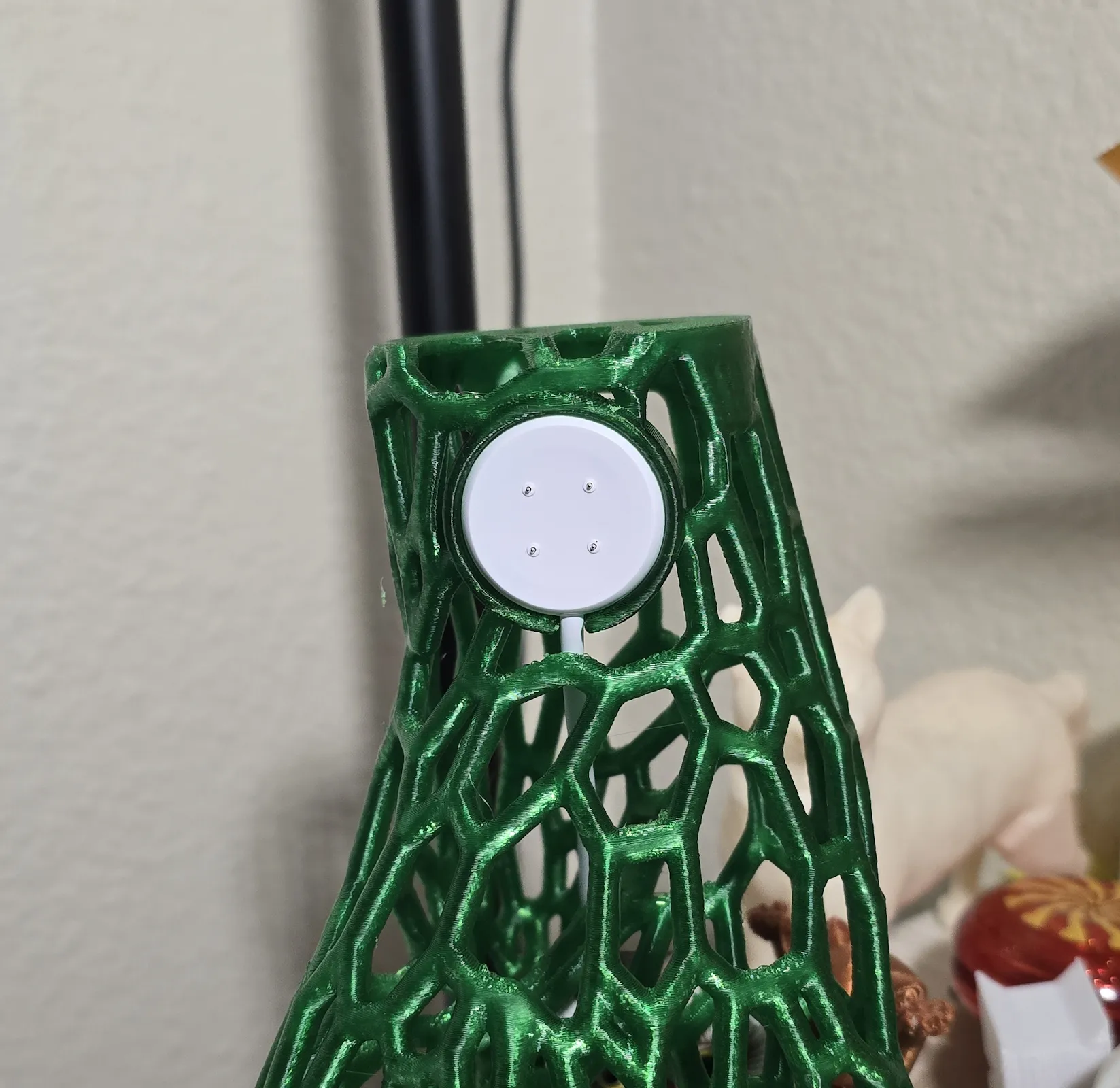 Khuôn Sạc Pixel Watch 3 / 2 Kiểu Tay Voronoi