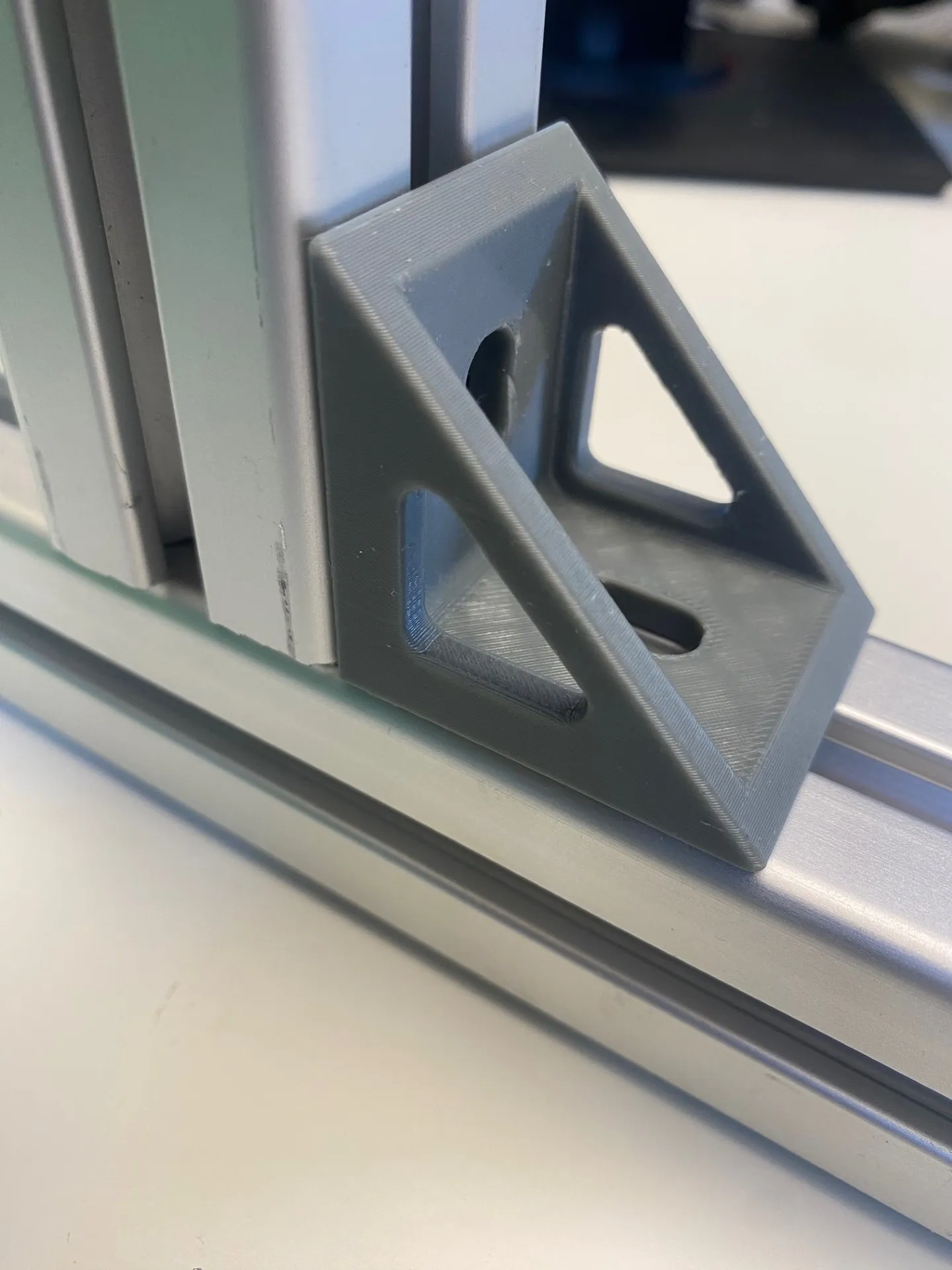 Giá đỡ góc 90 độ cho thanh nhôm 40x40 với lỗ 8mm