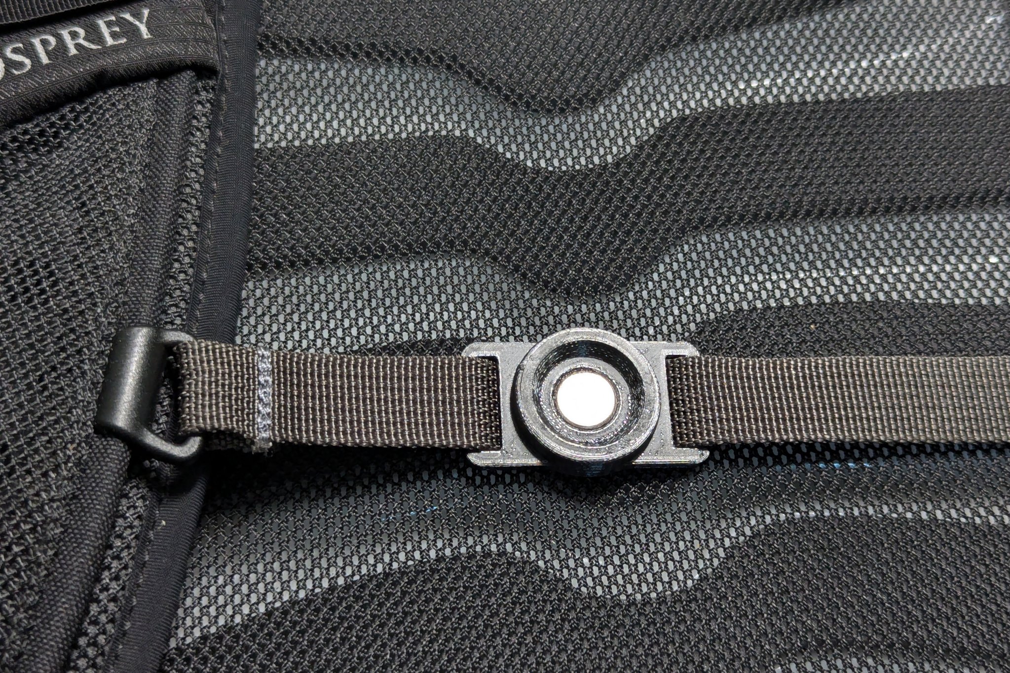 Kẹp Dây Nước Balo Nam Châm. Tùy Chỉnh Được!