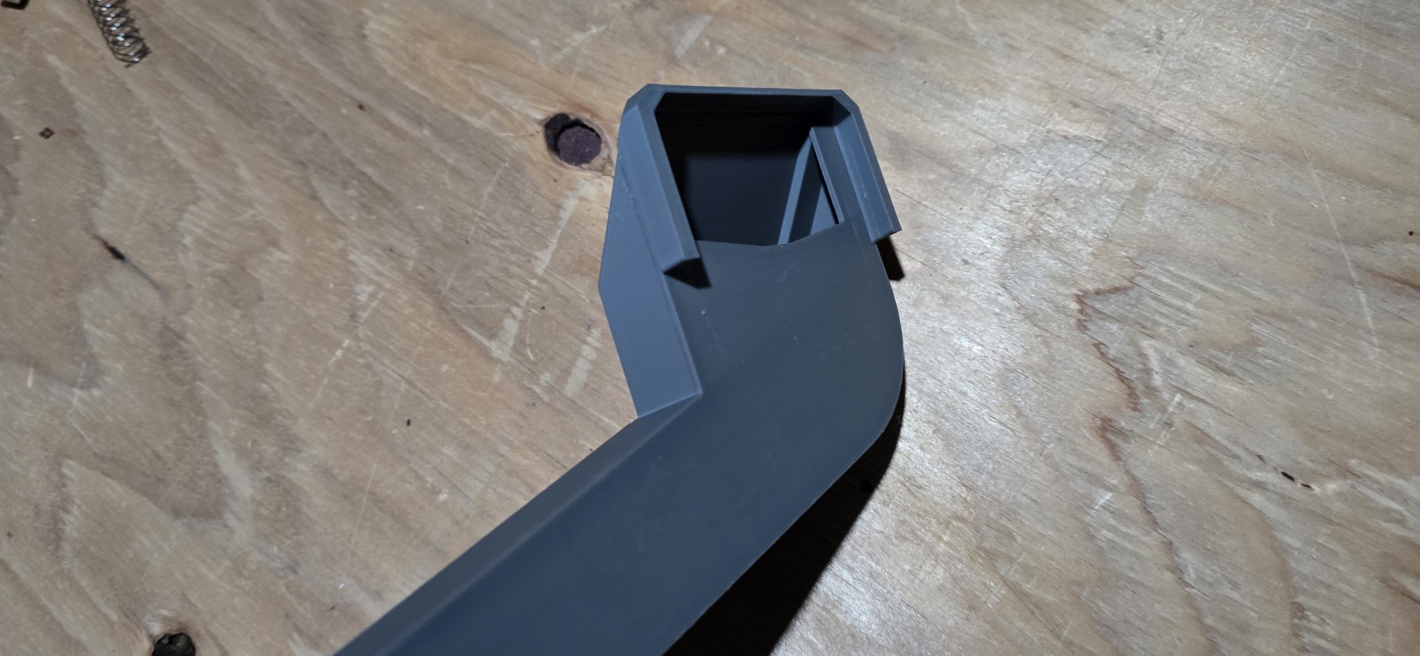 Qidi Plus 4 - Máng hứng rác thải