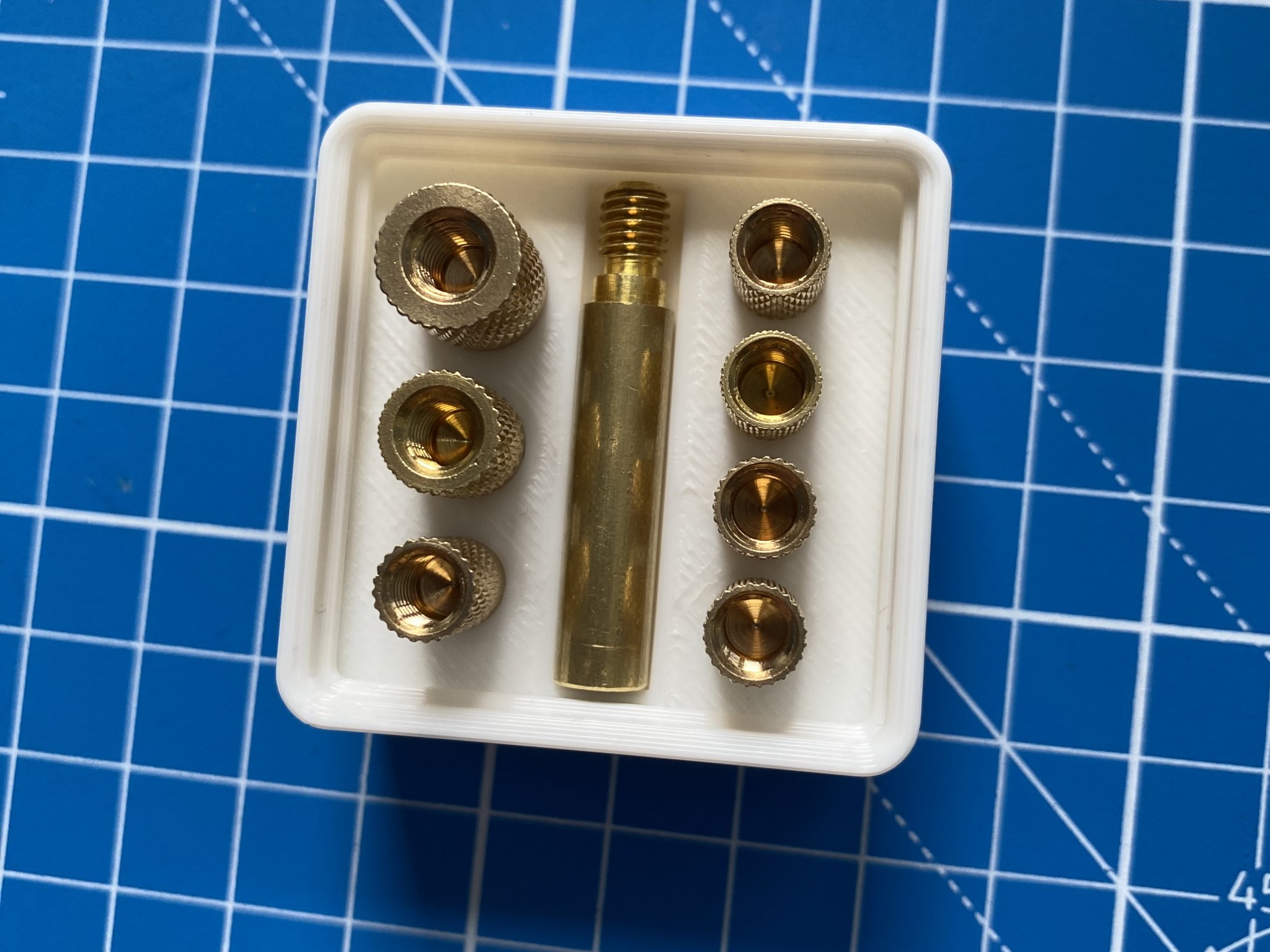 Giá Đỡ Mũi Hàn Chèn Ren Gridfinity