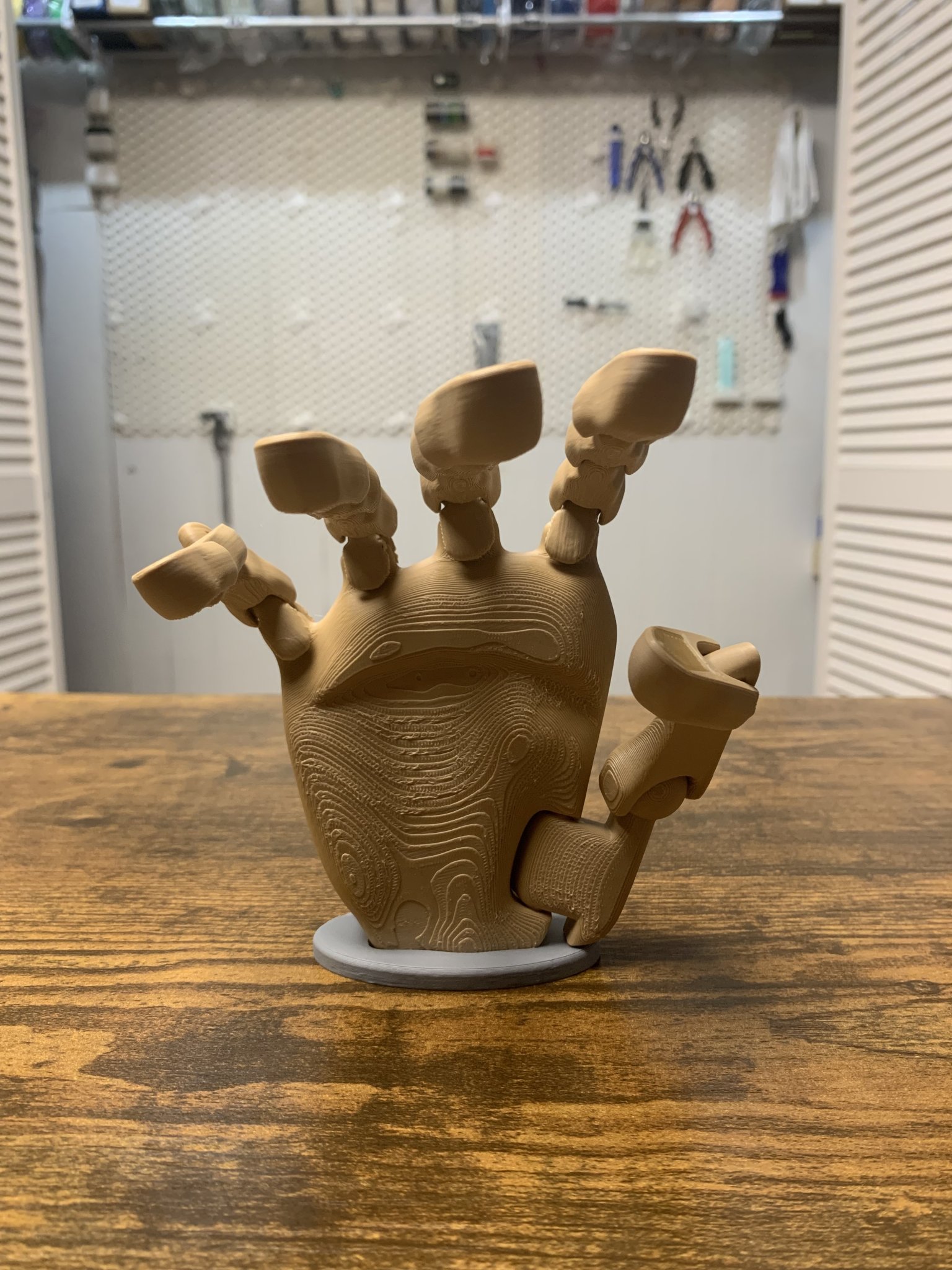 Chân đế Bàn tay (cho Mô hình Bàn tay Khớp nối Tạo dáng của Michael Wycoff)