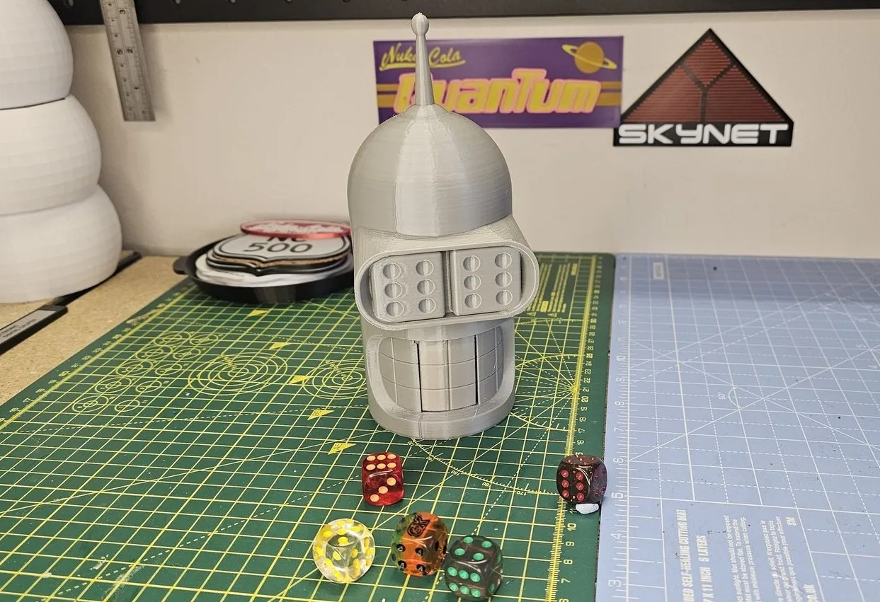 Tháp đổ xúc xắc Bender Bot