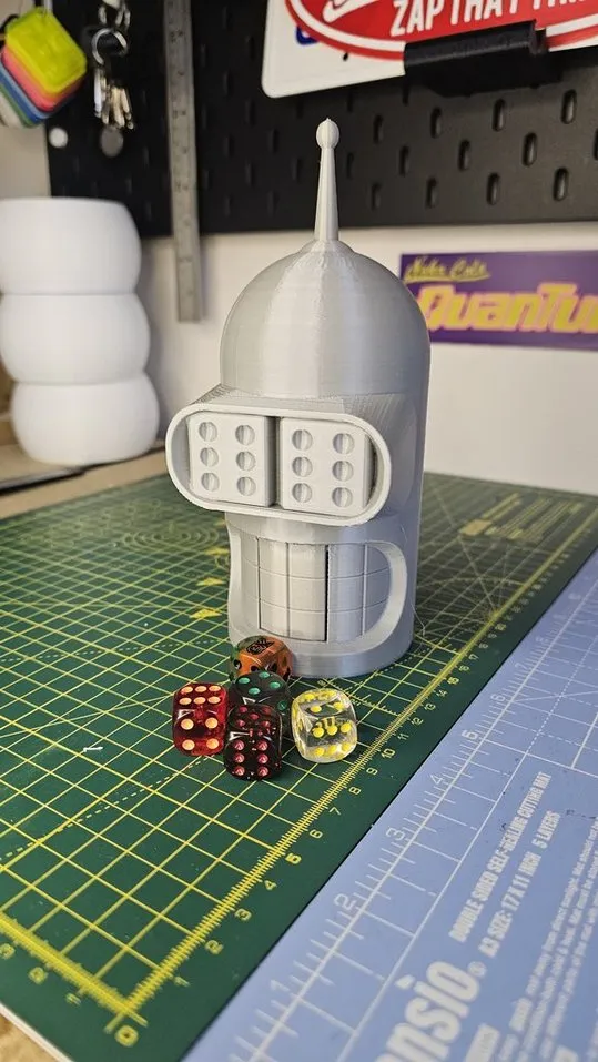 Tháp đổ xúc xắc Bender Bot