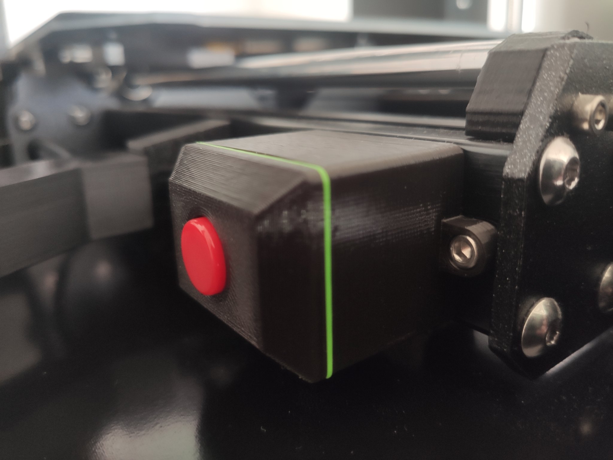 Vỏ bảo vệ WeMos D1 Mini với nút bấm gắn trên thanh nhôm 3030