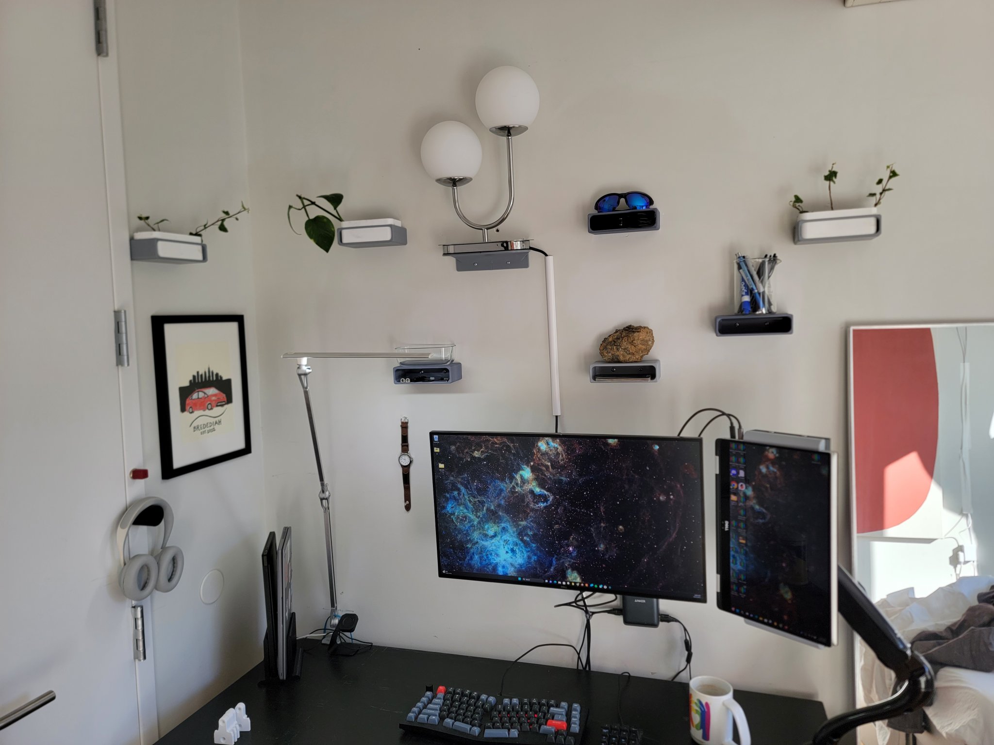 Giá treo tường đa năng cho bàn làm việc