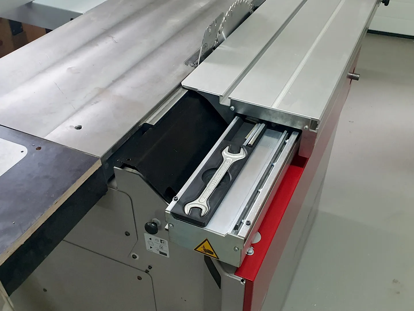 Khay phụ kiện cho máy cưa bàn Hammer K3/B3