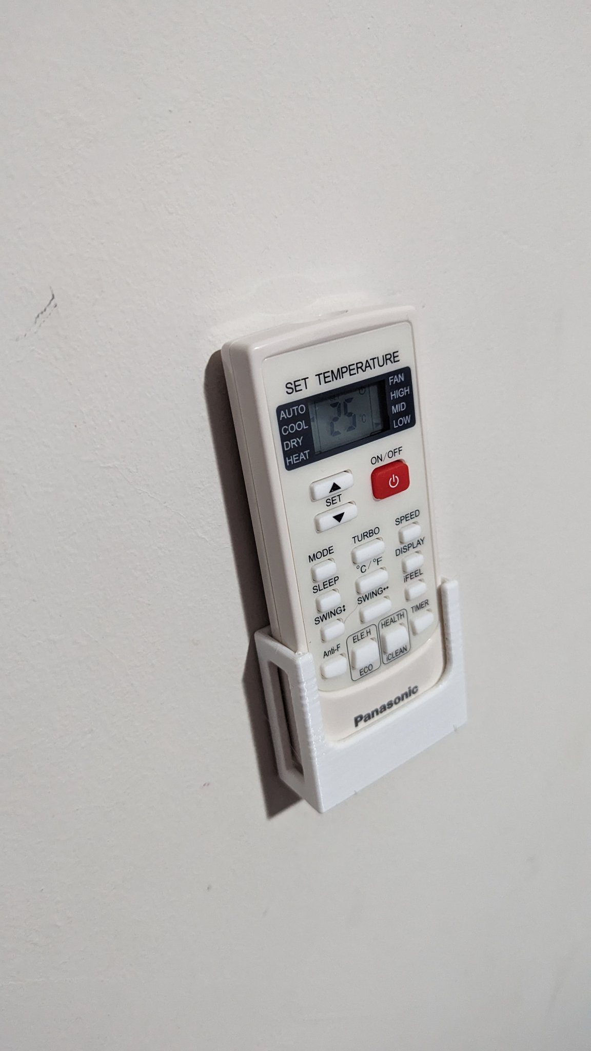 Giá đỡ điều khiển từ xa Panasonic YKR-H/101E treo tường