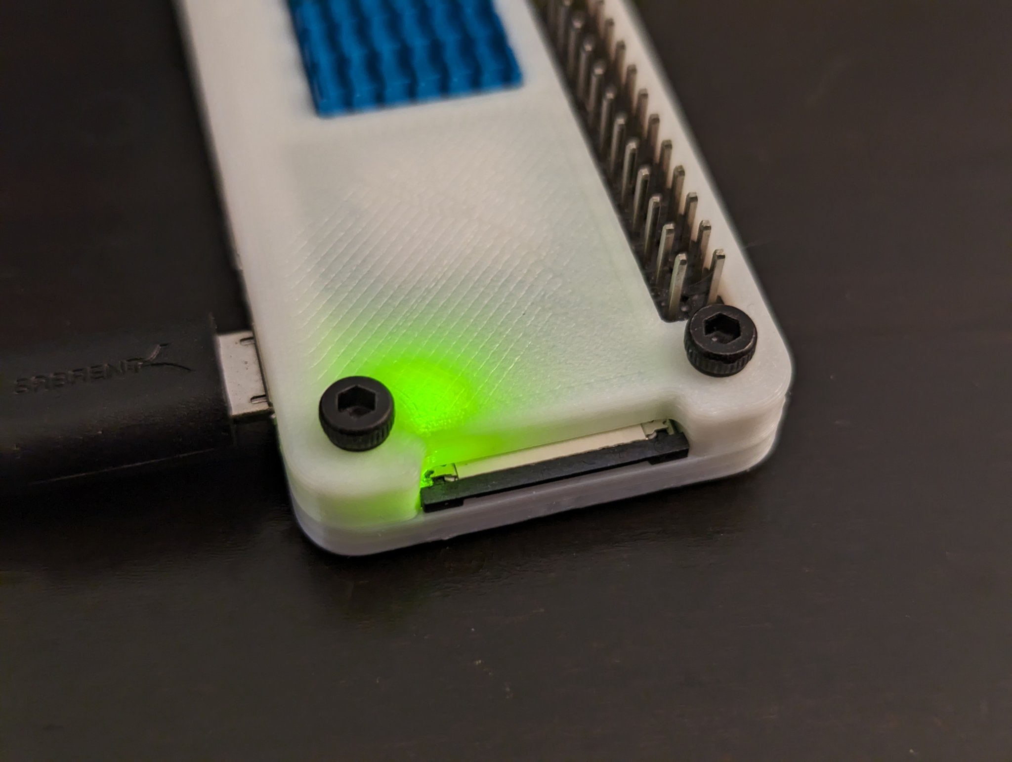 Vỏ Raspberry Pi Zero 2W với tản nhiệt và khe GPIO