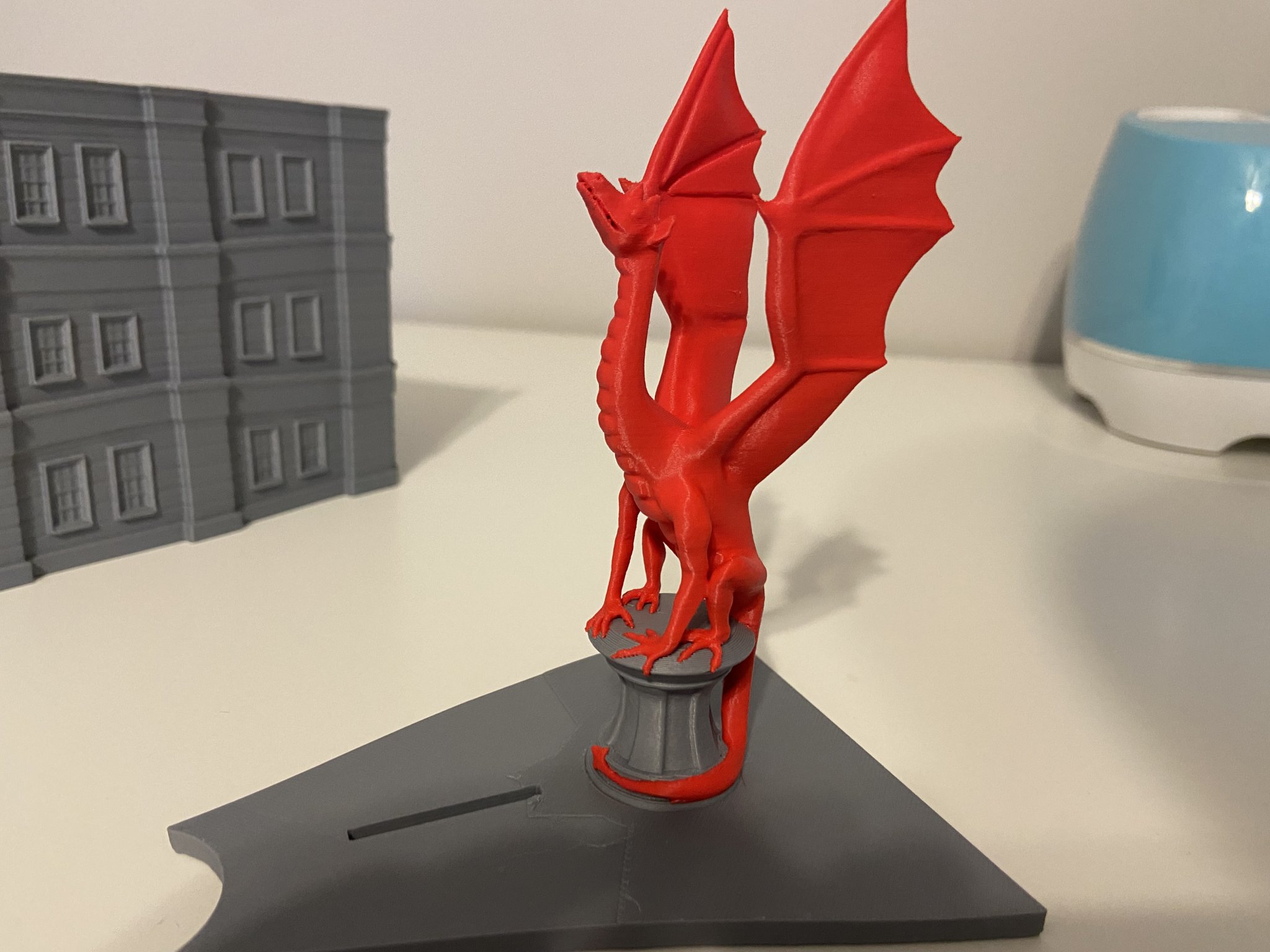 Két tiền Gringotts với nắp rồng có thể tháo rời