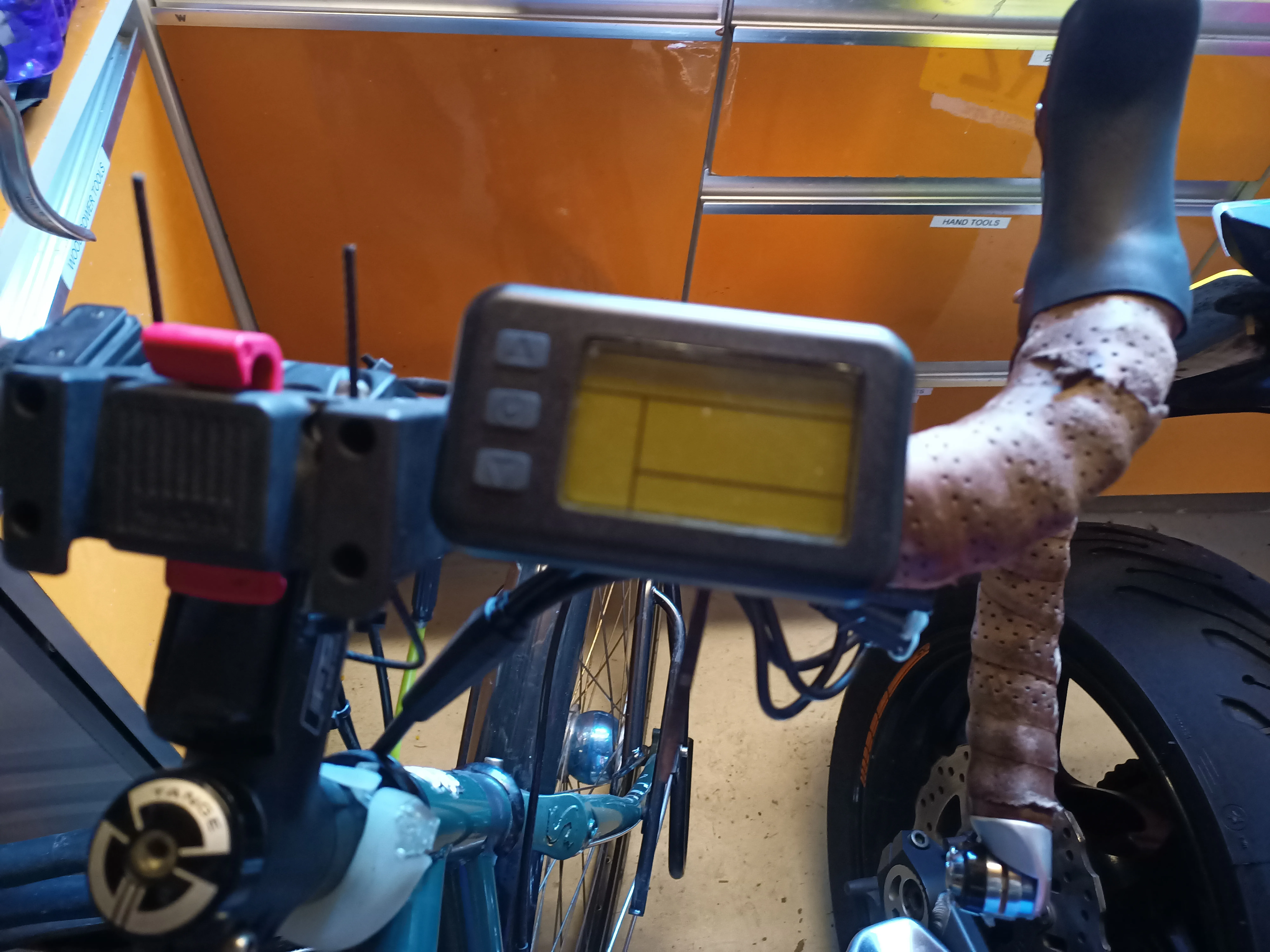 Bộ chuyển đổi LCD cho tay lái xe đạp điện 22mm đến 35mm