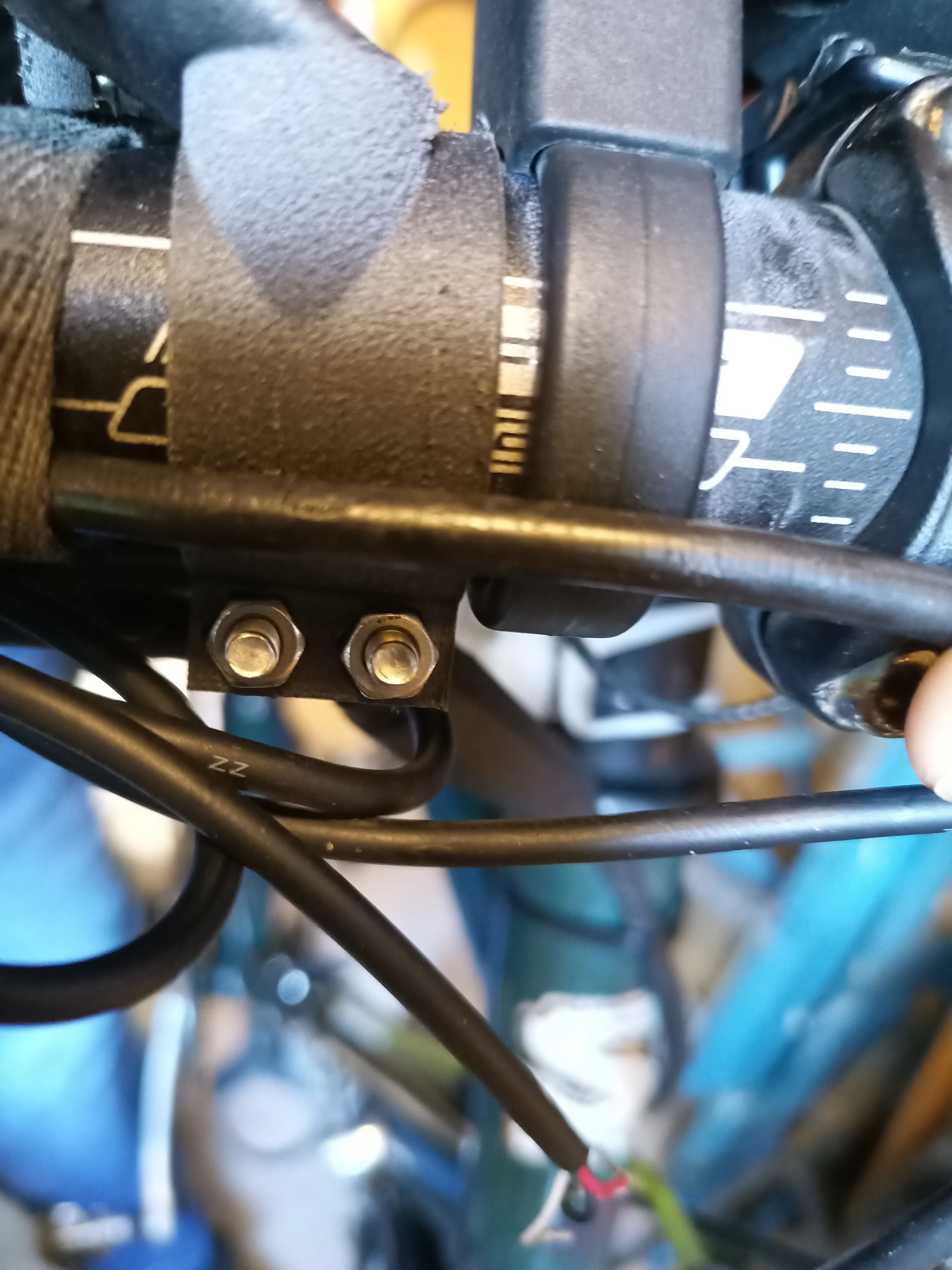 Bộ chuyển đổi LCD cho tay lái xe đạp điện 22mm đến 35mm