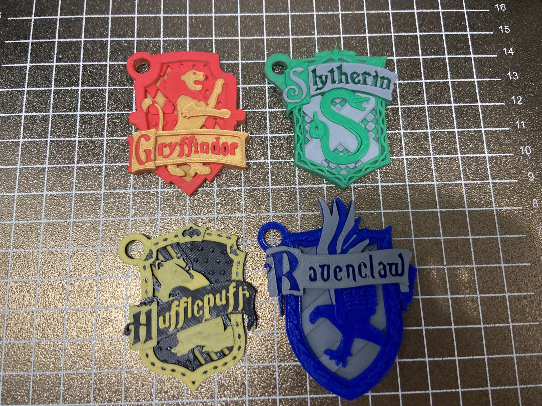 Chìa khóa hình biểu tượng các nhà Hogwarts