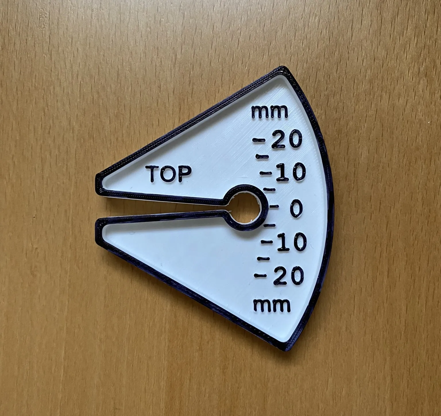 Thước đo độ lệch bề mặt điều khiển cho máy bay lượn