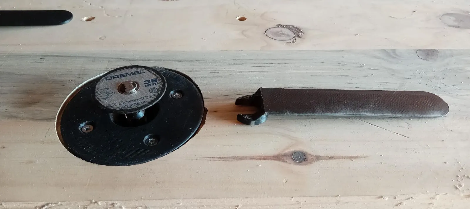 Phụ kiện máy phay nhỏ có đế cho dự án chế tạo