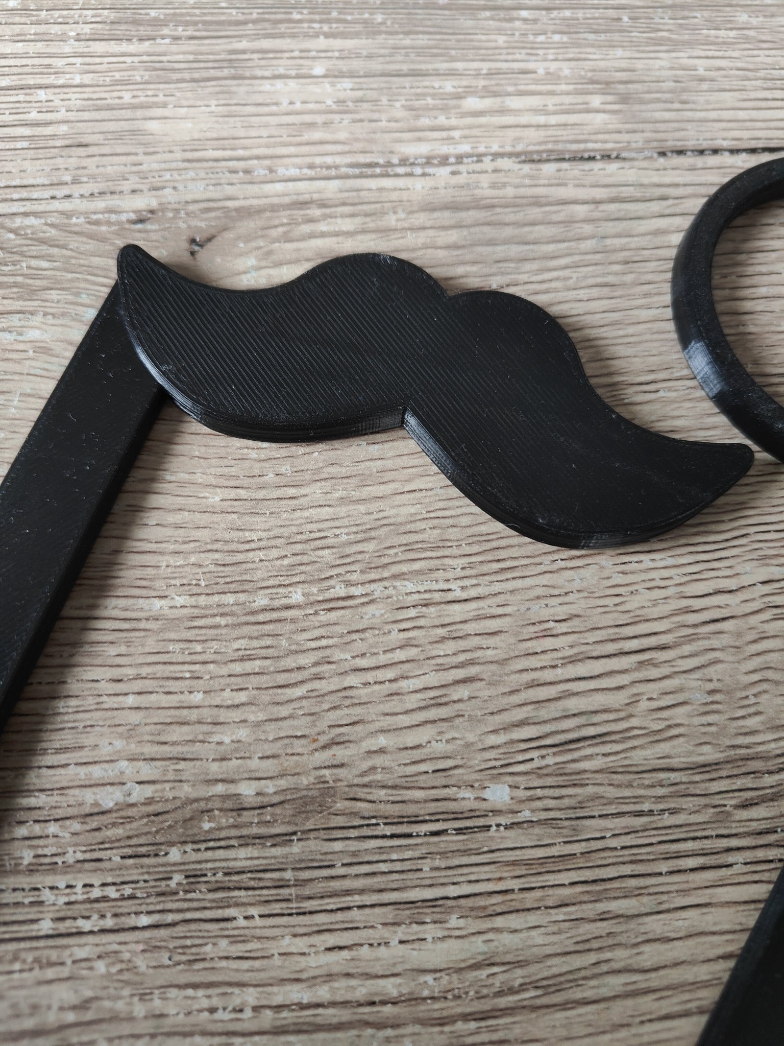 Phụ kiện chụp ảnh với kính một mắt và ria mép