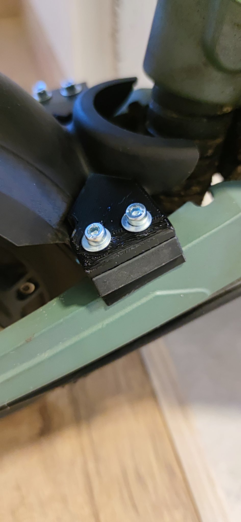 Kẹp gia cố chắn bùn cho Vsett8