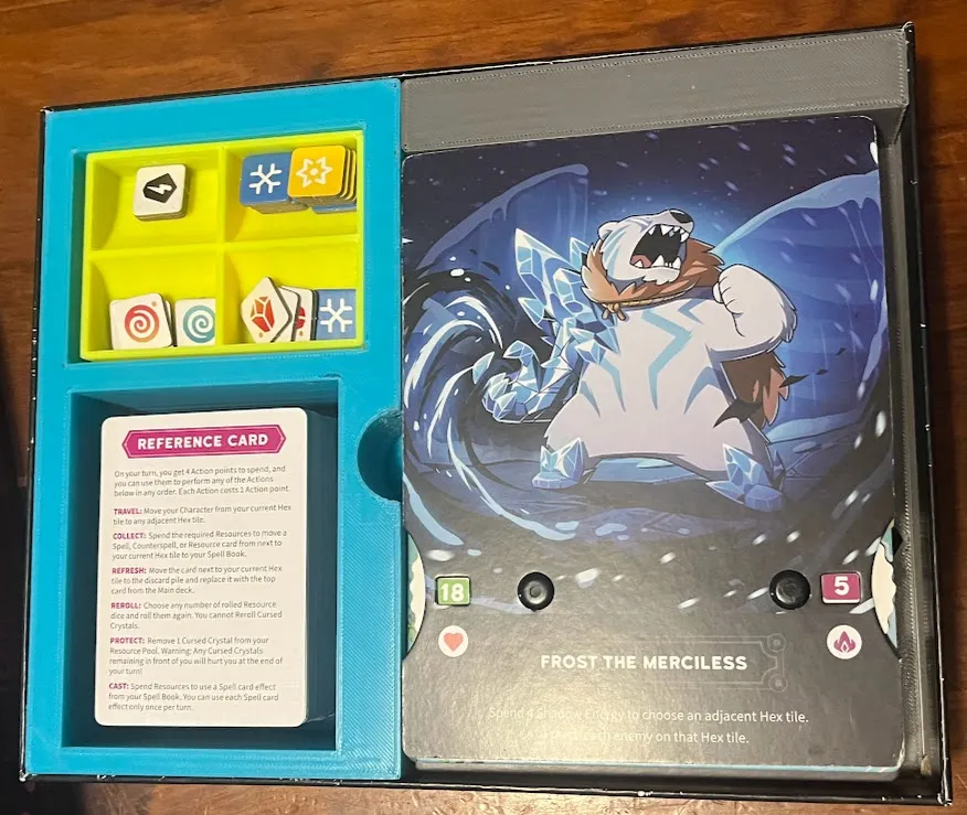 Hộp tổ chức trò chơi Casting Shadows cho 6 người chơi