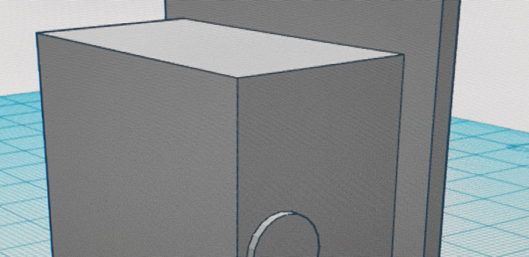 Nắp bảo vệ cho khung nhôm trong không gian ngoài trời