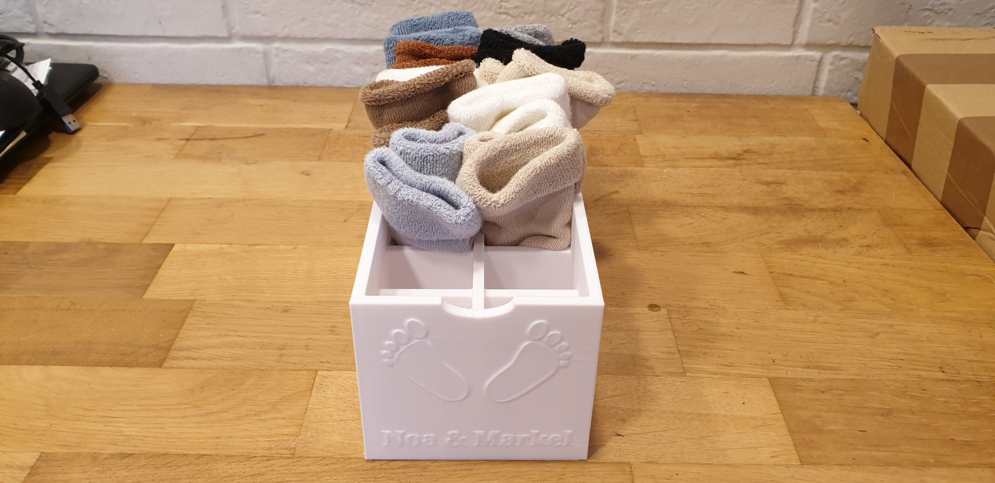 Hộp tổ chức tất cho bé yêu