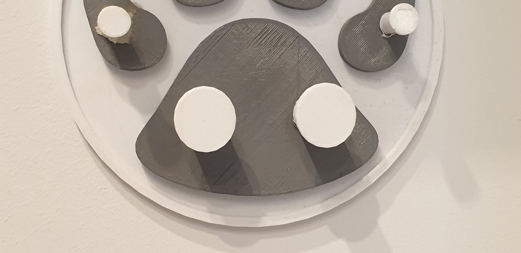 Giá treo tường hình dấu chân chó cho vật dụng thú cưng