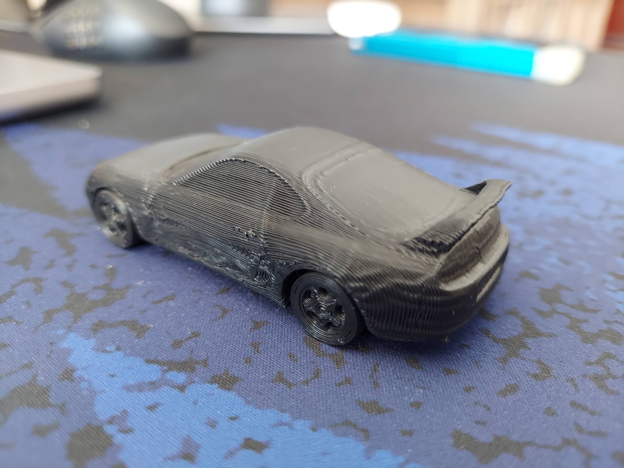 Toyota Supra MK4 với bánh xe di chuyển in tại chỗ