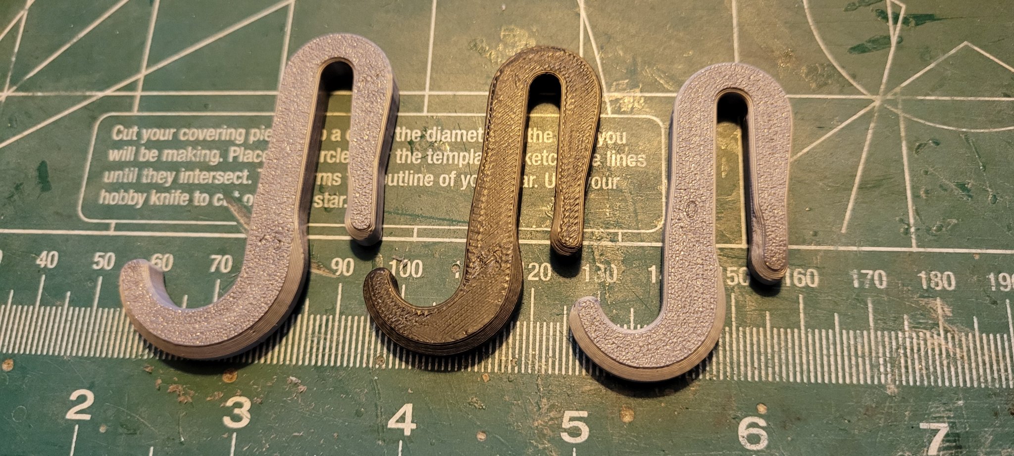 Móc treo kệ dây cho ô tô điều khiển từ xa